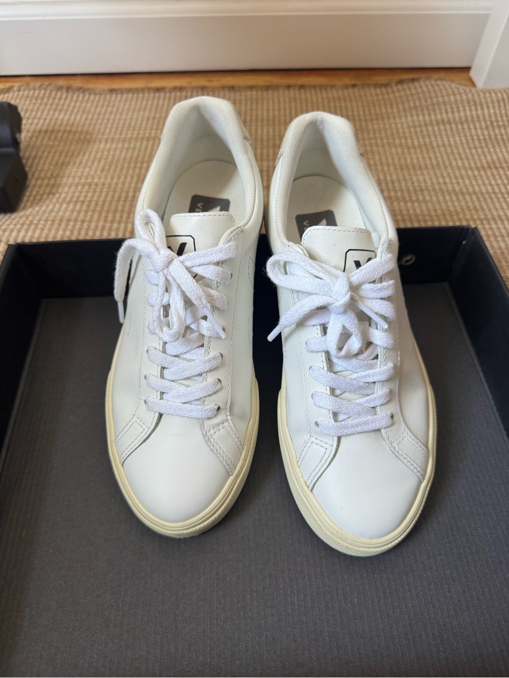 Veja Esplar Low Sneakers